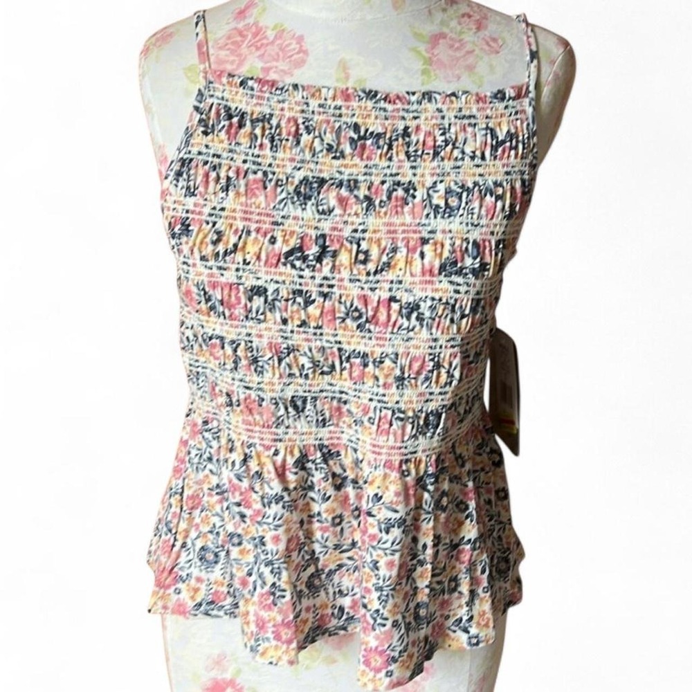 'NWT Lily Rose XL Pink floral tank top with lace trim and ruffle hem.